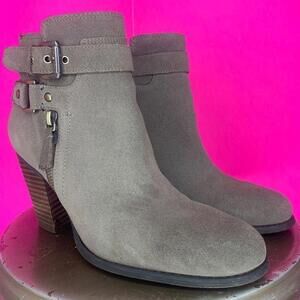 Guess Floora Gray Suede Side Buckle Block Heel Ankle Boot Size 9.5